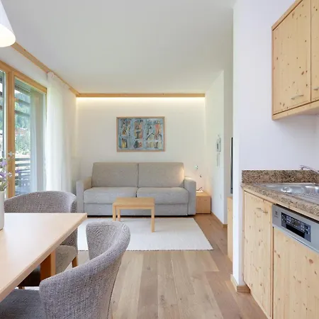 Aparthotel Saleghes Dolomites Sëlva