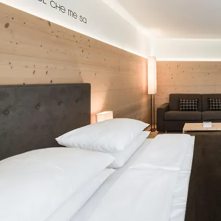 Aparthotel Saleghes Dolomites 3*